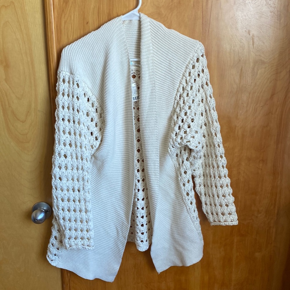 Adorable womens cardigan new with tags